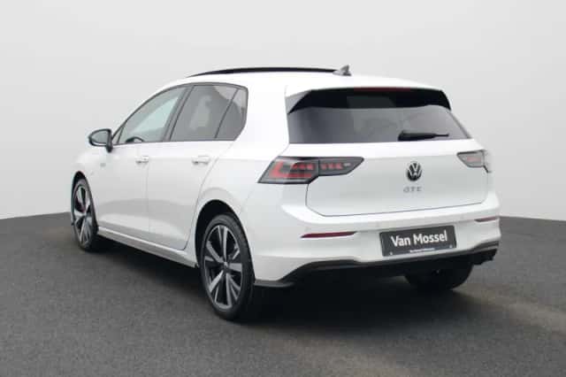 Volkswagen Golf (2025) thumbnail 2