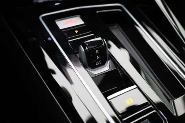 Volkswagen Golf (2025) thumbnail 18