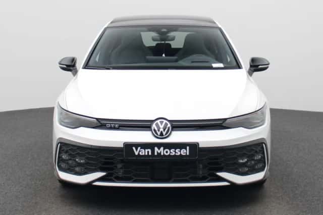 Volkswagen Golf (2025) thumbnail 3