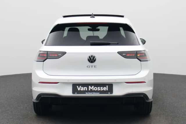Volkswagen Golf (2025) thumbnail 5
