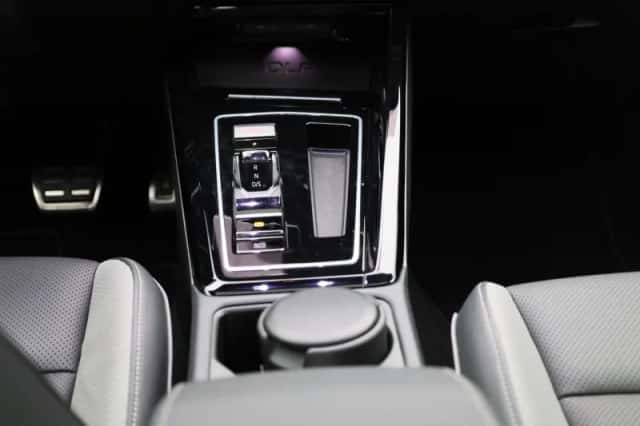 Volkswagen Golf (2025) thumbnail 10
