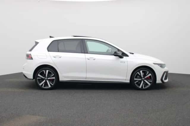 Volkswagen Golf (2025) thumbnail 6