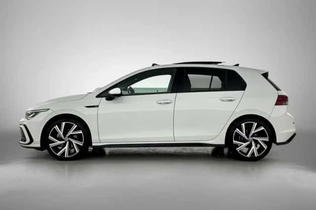 Volkswagen Golf (2021) thumbnail 2