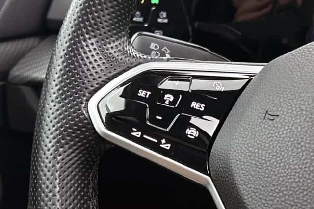 Volkswagen Golf (2021) thumbnail 6