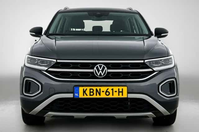 Volkswagen T-Roc (2023) thumbnail 5