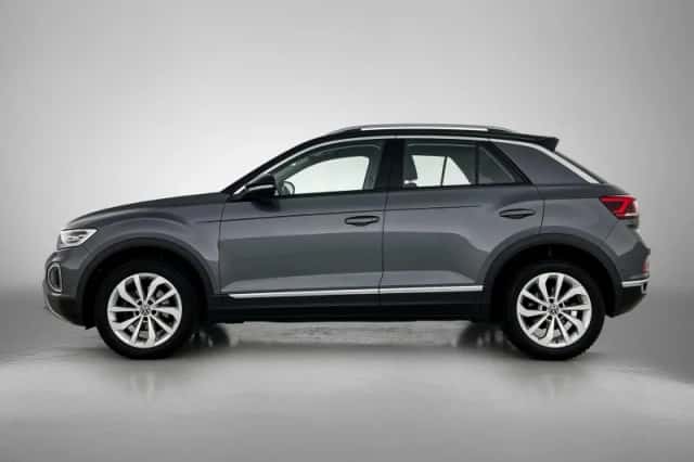 Volkswagen T-Roc (2023) thumbnail 2