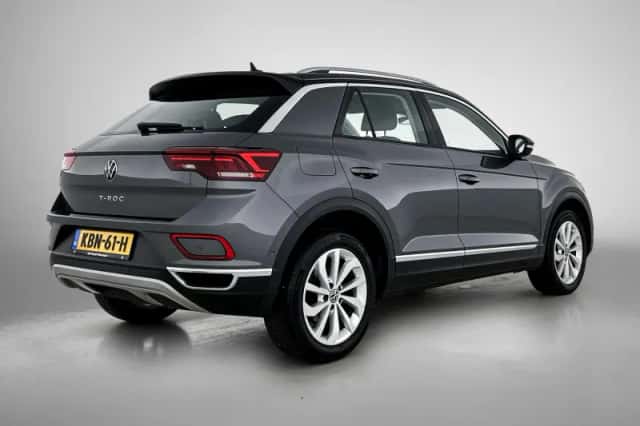 Volkswagen T-Roc (2023) thumbnail 4
