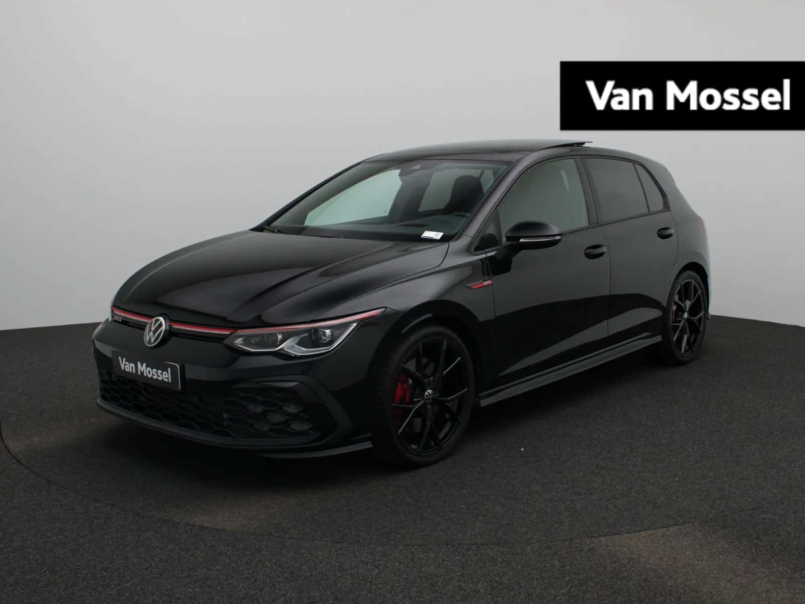 Volkswagen Golf (2024) — foto 1