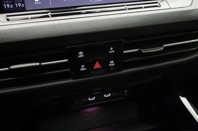 Volkswagen Golf (2024) thumbnail 22