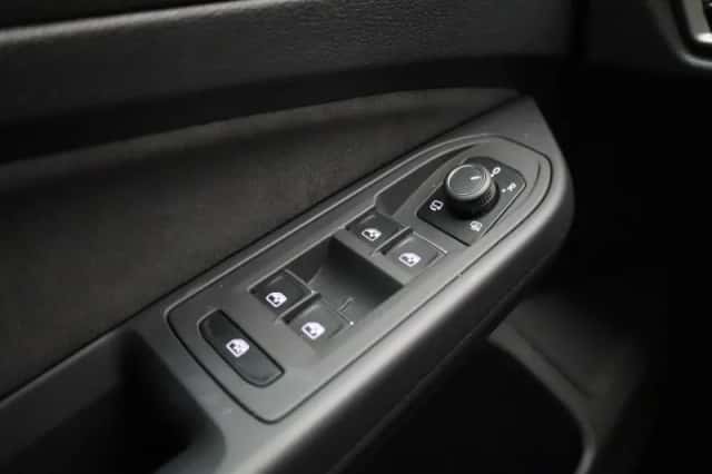Volkswagen Golf (2024) thumbnail 28