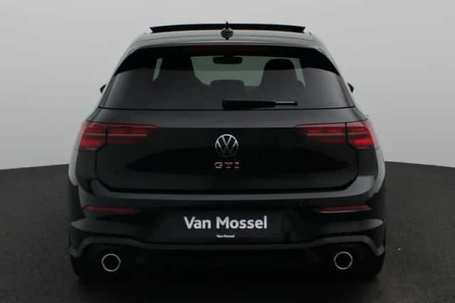 Volkswagen Golf (2024) thumbnail 5