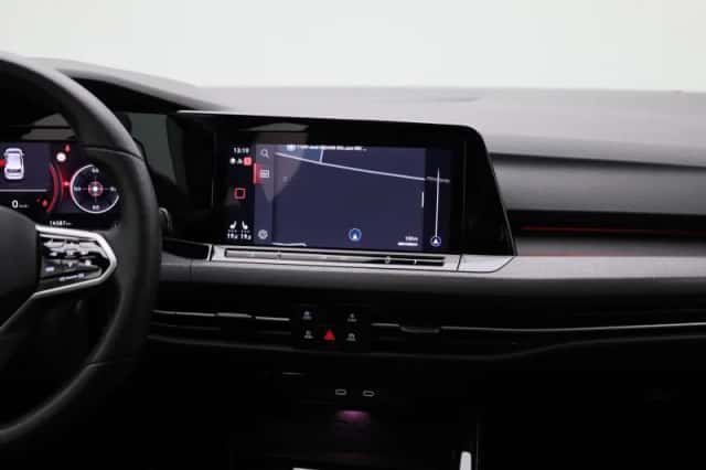 Volkswagen Golf (2024) thumbnail 8