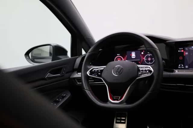 Volkswagen Golf (2024) thumbnail 10