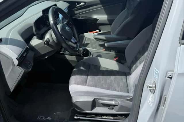 Volkswagen ID.4 (2021) thumbnail 3