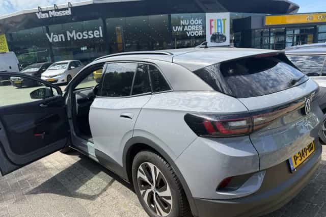 Volkswagen ID.4 (2021) thumbnail 4