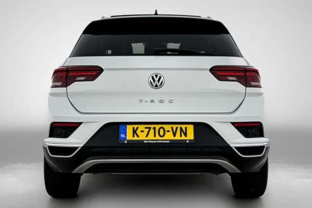 Volkswagen T-Roc (2020) thumbnail 3