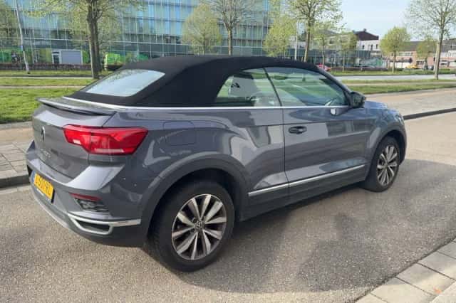 Volkswagen T-Roc (2021) thumbnail 4