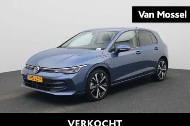 Volkswagen Golf (2025) thumbnail 1