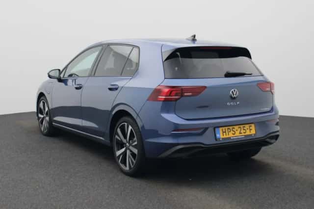 Volkswagen Golf (2025) thumbnail 2