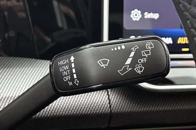 Volkswagen Golf (2024) thumbnail 11