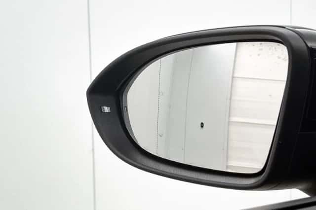 Volkswagen Golf (2024) thumbnail 19
