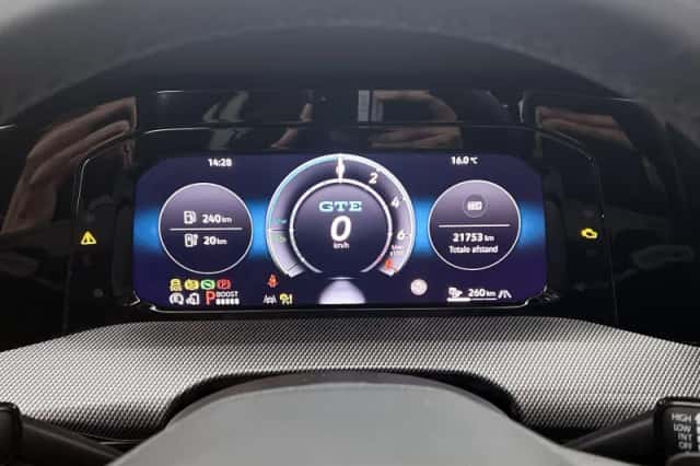 Volkswagen Golf (2024) thumbnail 21