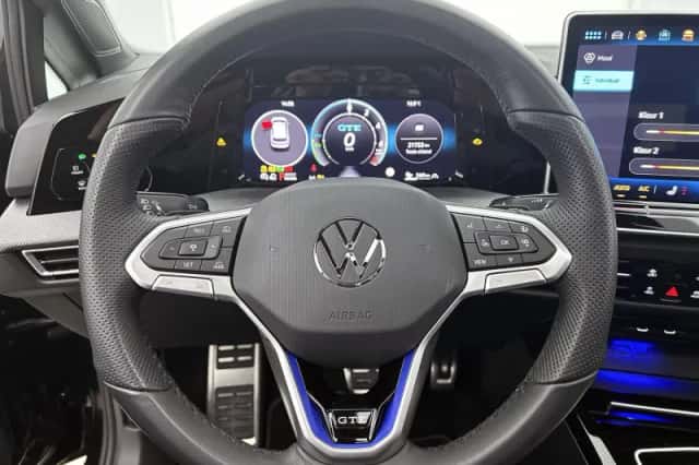 Volkswagen Golf (2024) thumbnail 37