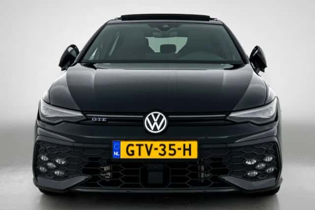 Volkswagen Golf (2024) thumbnail 5