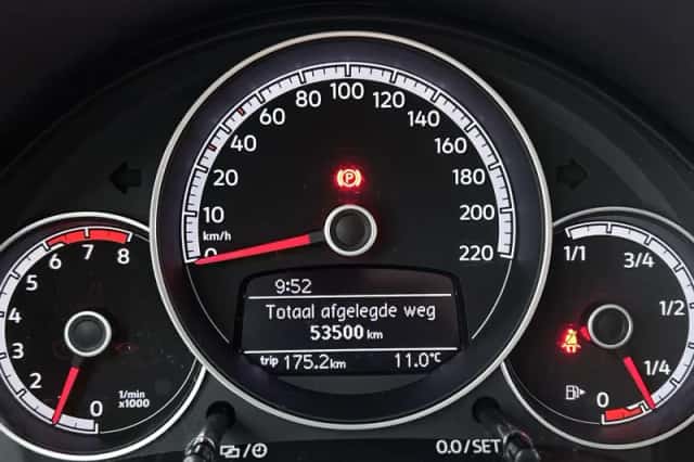 Volkswagen Up! (2020) thumbnail 15
