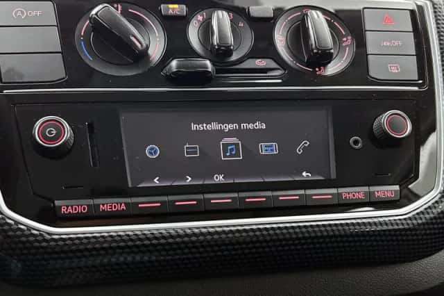 Volkswagen Up! (2020) thumbnail 25