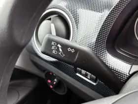 Volkswagen Up! (2020) thumbnail 9