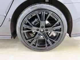Volkswagen Golf (2023) thumbnail 38