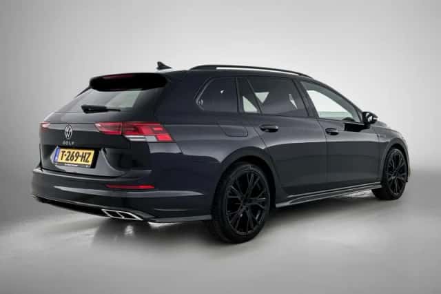 Volkswagen Golf (2023) thumbnail 4
