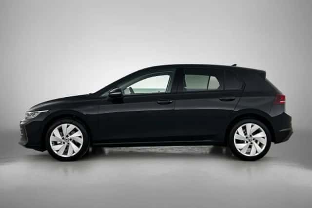 Volkswagen Golf (2025) thumbnail 2