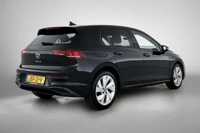 Volkswagen Golf (2025) thumbnail 4