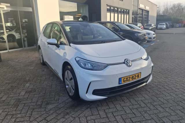 Volkswagen ID.3 (2024) thumbnail 3