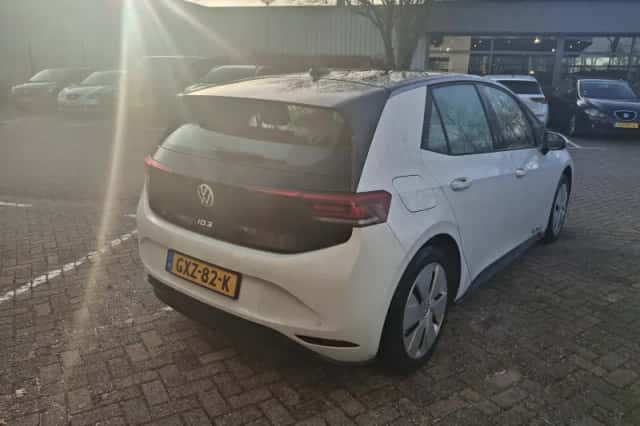 Volkswagen ID.3 (2024) thumbnail 4