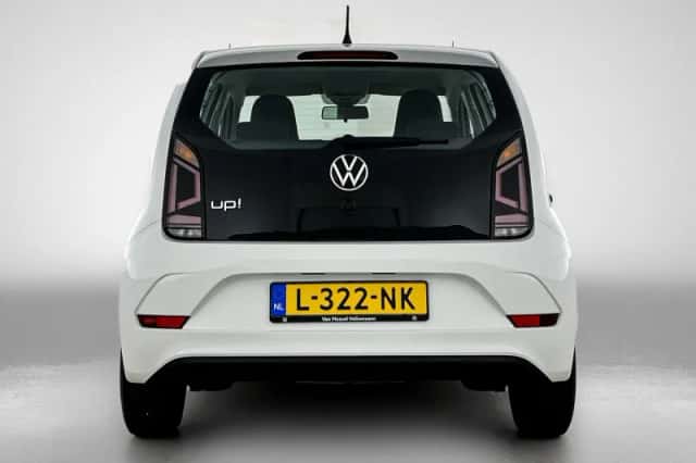 Volkswagen Up! (2021) thumbnail 3