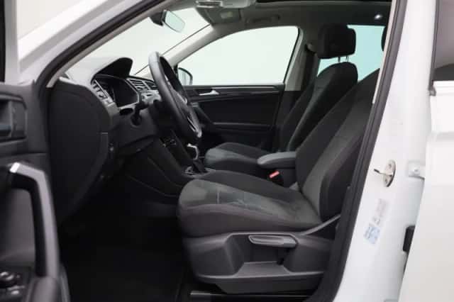 Volkswagen Tiguan (2023) thumbnail 11