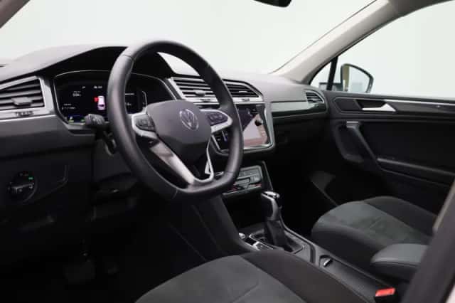 Volkswagen Tiguan (2023) thumbnail 31