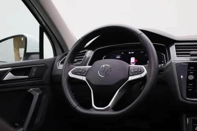 Volkswagen Tiguan (2023) thumbnail 36
