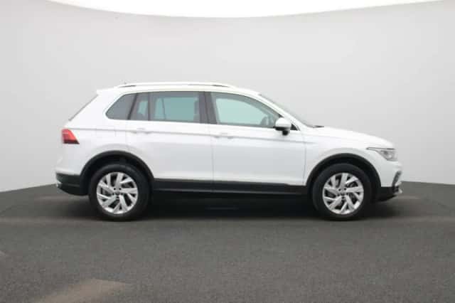 Volkswagen Tiguan (2023) thumbnail 6