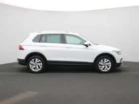 Volkswagen Tiguan (2023) thumbnail 6