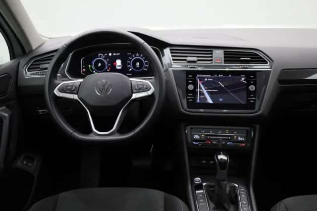 Volkswagen Tiguan (2023) thumbnail 7