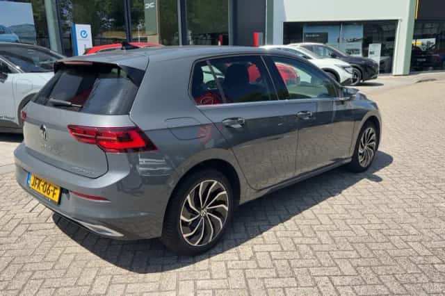Volkswagen Golf (2021) thumbnail 5