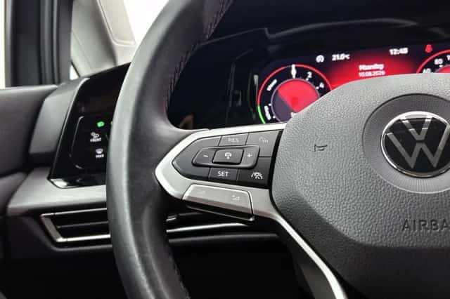 Volkswagen Golf (2021) thumbnail 5
