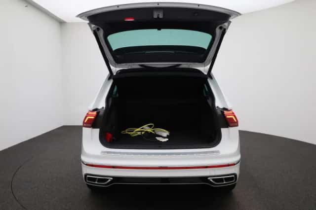 Volkswagen Tiguan (2021) thumbnail 11