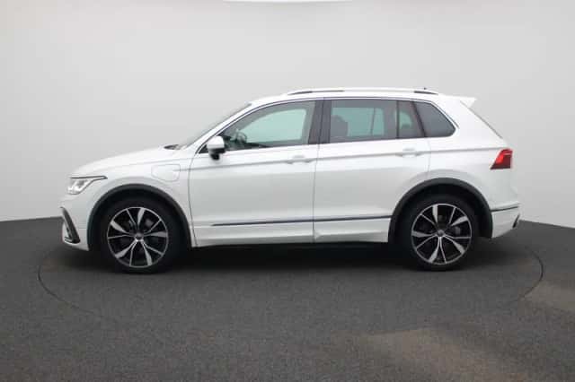 Volkswagen Tiguan (2021) thumbnail 4
