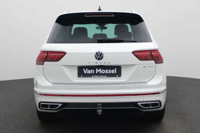 Volkswagen Tiguan (2021) thumbnail 5
