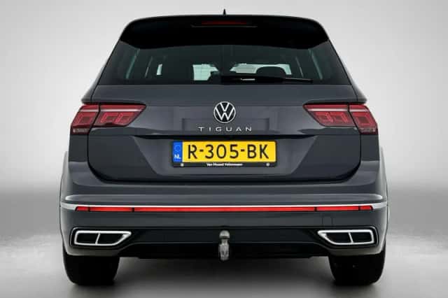 Volkswagen Tiguan (2022) thumbnail 3